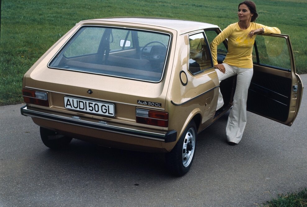 Eine historische Aufnahme des Audi 50 GL.
